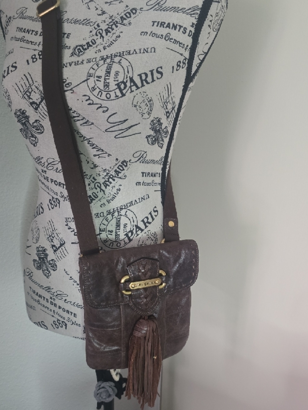 Juicy Couture Vintage Dark Brown Leather W/ Gold Hardware Crossbody Bag (EUC)✨️ - Picture 4 of 11
